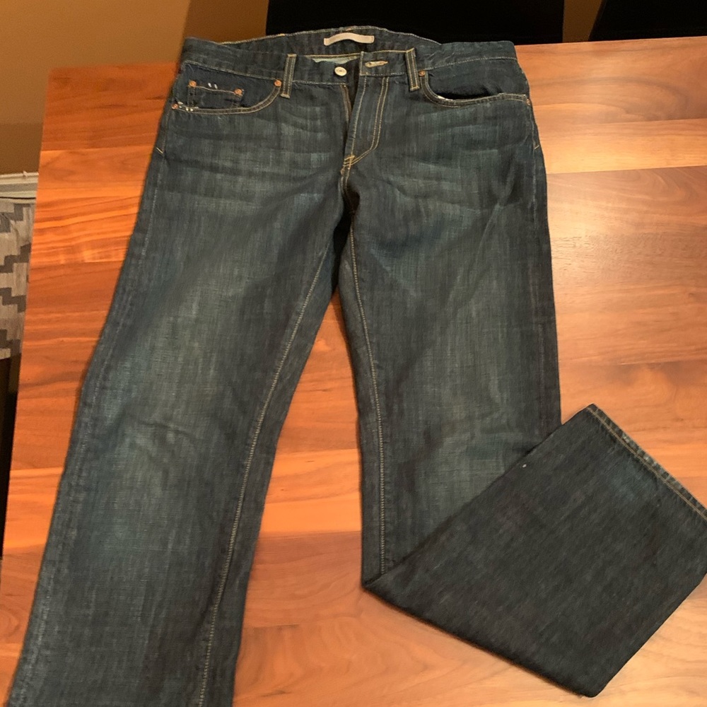 Vince men’s relaxes fit jeans. 34 x 34.